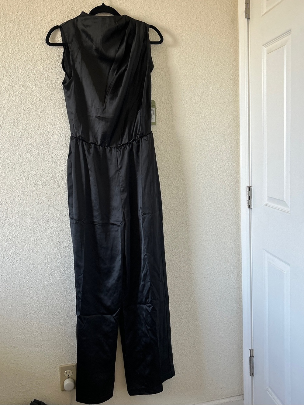 Nine Eight NWT Elegant sleeveless Wide Leg Jumpsuit Women’s 10 Black